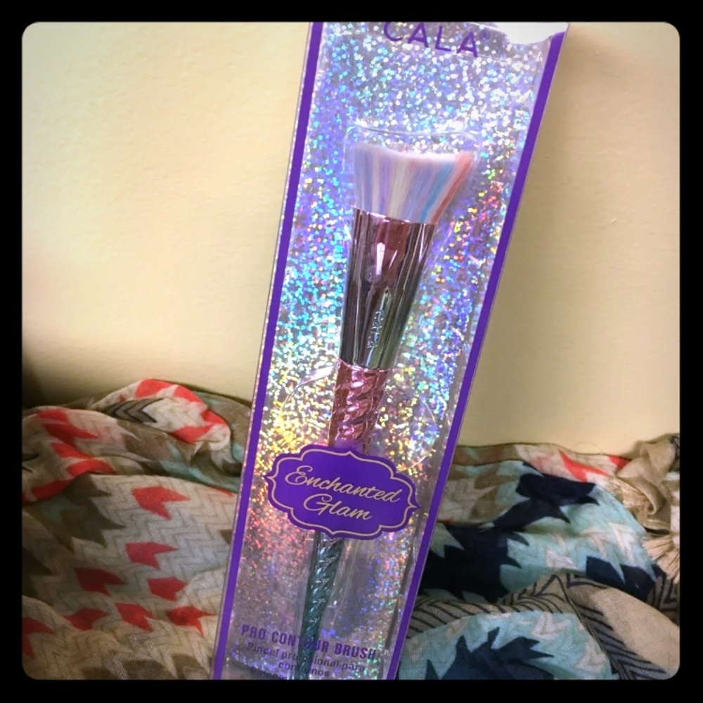 Cala Enchanted Glam Pro contour brush NWT